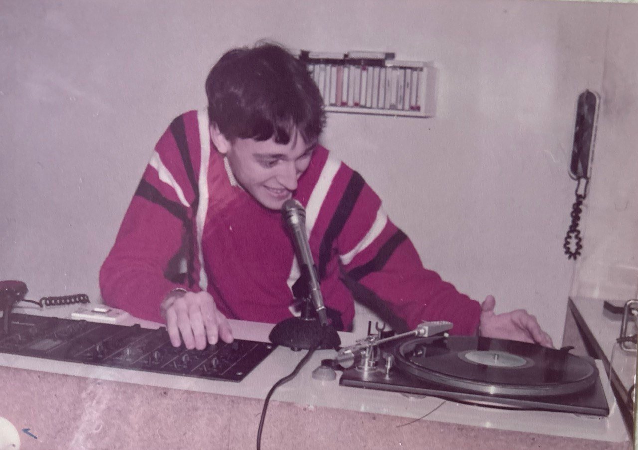 las radios locales en los 80